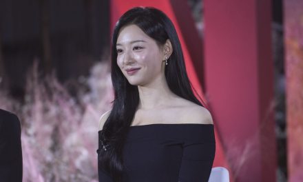 Kecantikan Kim Ji Won Dalam Queen of Tears Tuai Banyak Pujian