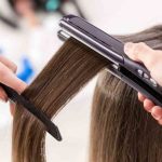 Mencatok Rambut Setiap Hari, Apakah Dampaknya Berbahaya?