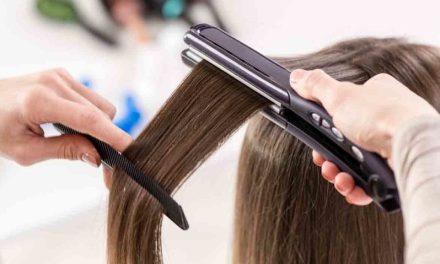Mencatok Rambut Setiap Hari, Apakah Dampaknya Berbahaya?