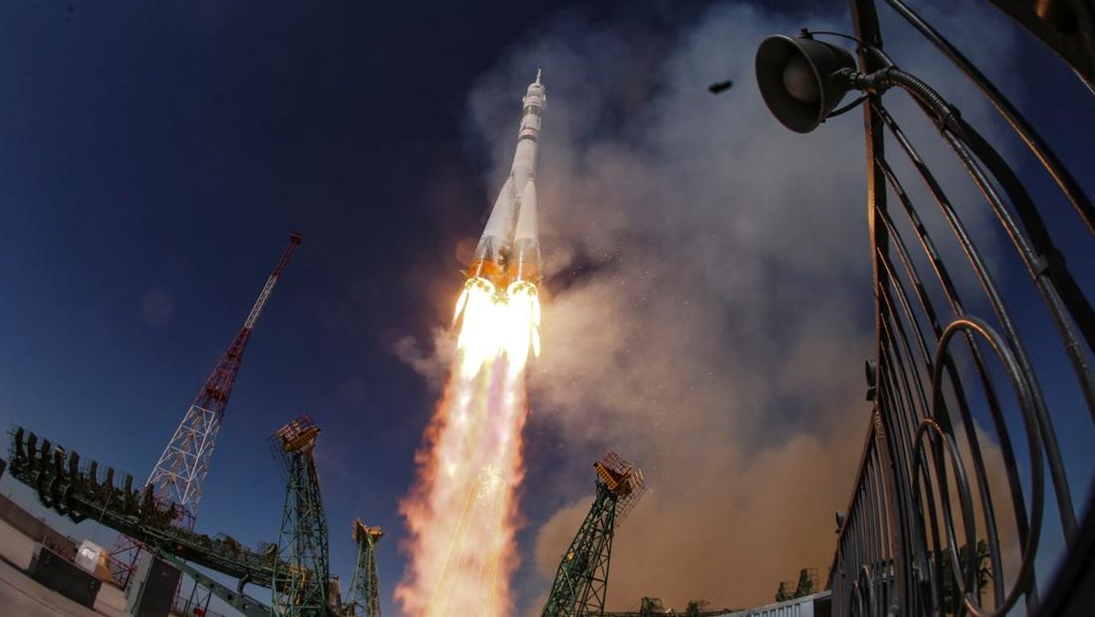 Rusia Luncurkan Internet Satelit